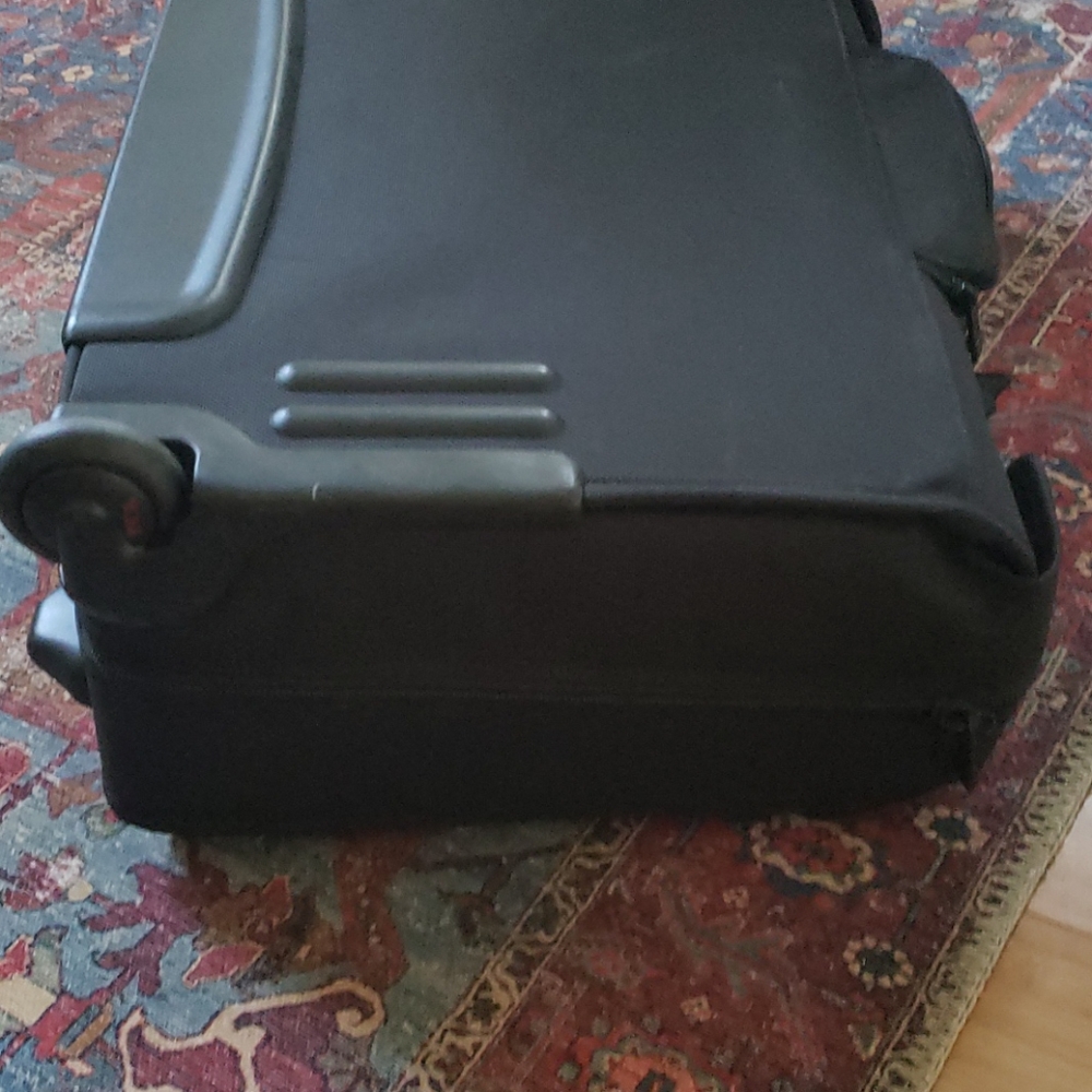 Alpha 2-Wheeled Carry-On Garment Bag 22" 22033 - Picture 5 of 8